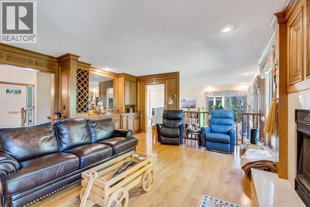 Single Family House for Sale in  Canterville Drive SW Canyon Meadows Calgary 