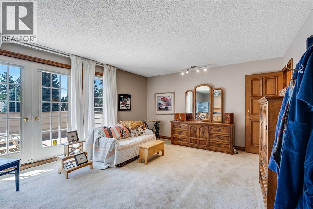 Single Family House for Sale in  Canterville Drive SW Canyon Meadows Calgary 
