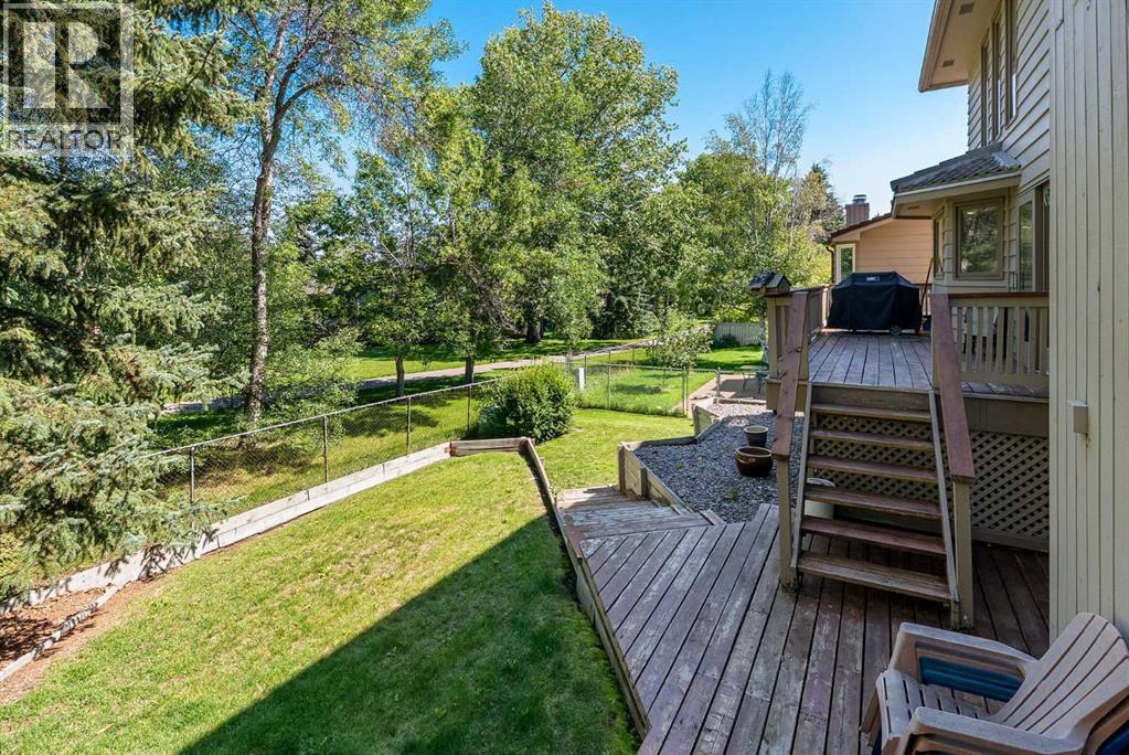 Single Family House for Sale in  Canterville Drive SW Canyon Meadows Calgary 