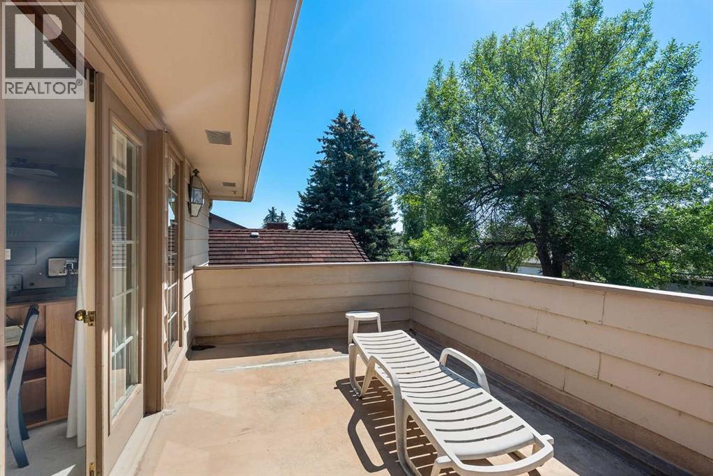 Single Family House for Sale in  Canterville Drive SW Canyon Meadows Calgary 