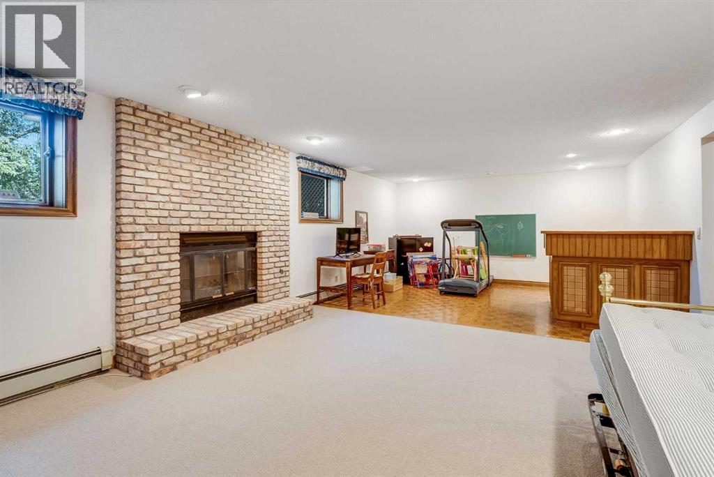 Single Family House for Sale in  Canterville Drive SW Canyon Meadows Calgary 