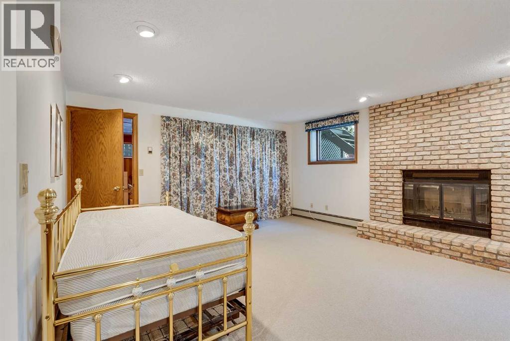 Single Family House for Sale in  Canterville Drive SW Canyon Meadows Calgary 