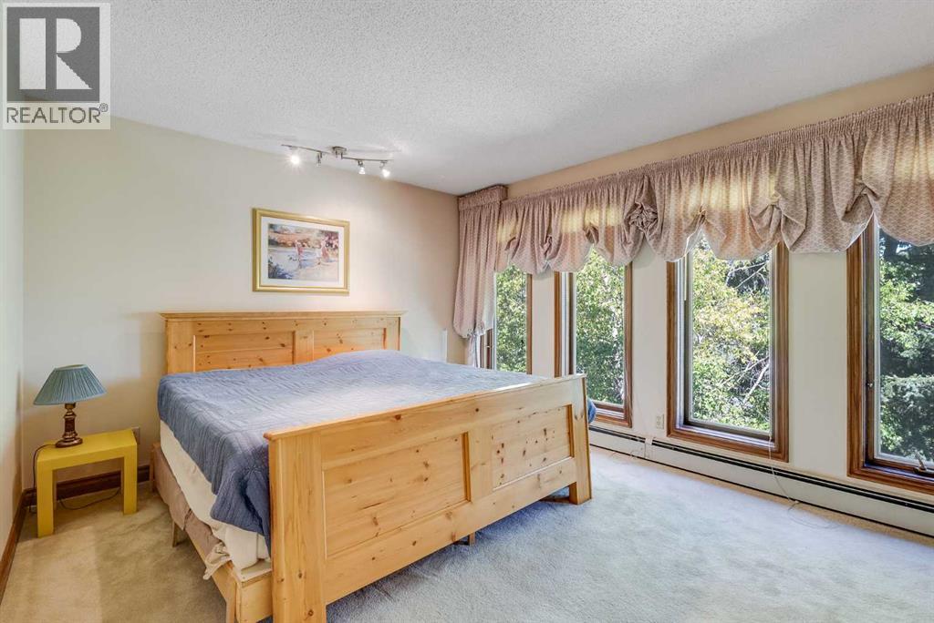 Single Family House for Sale in  Canterville Drive SW Canyon Meadows Calgary 