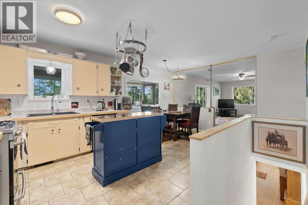 Photo 2 of 857 Grandview Bench Road, Salmon Arm BC