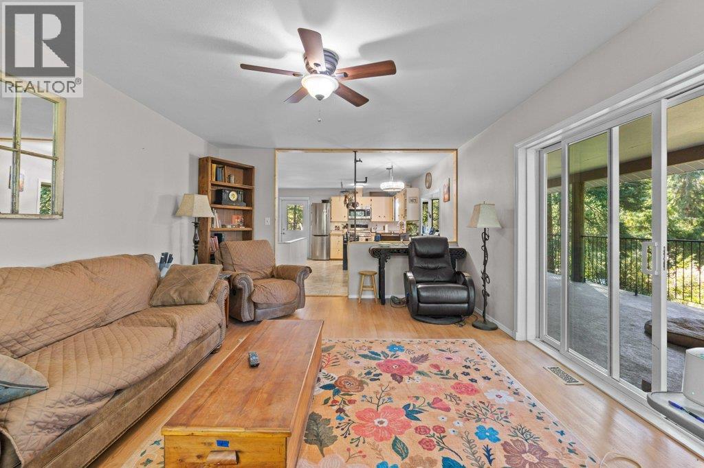 Photo 17 of 857 Grandview Bench Road, Salmon Arm BC