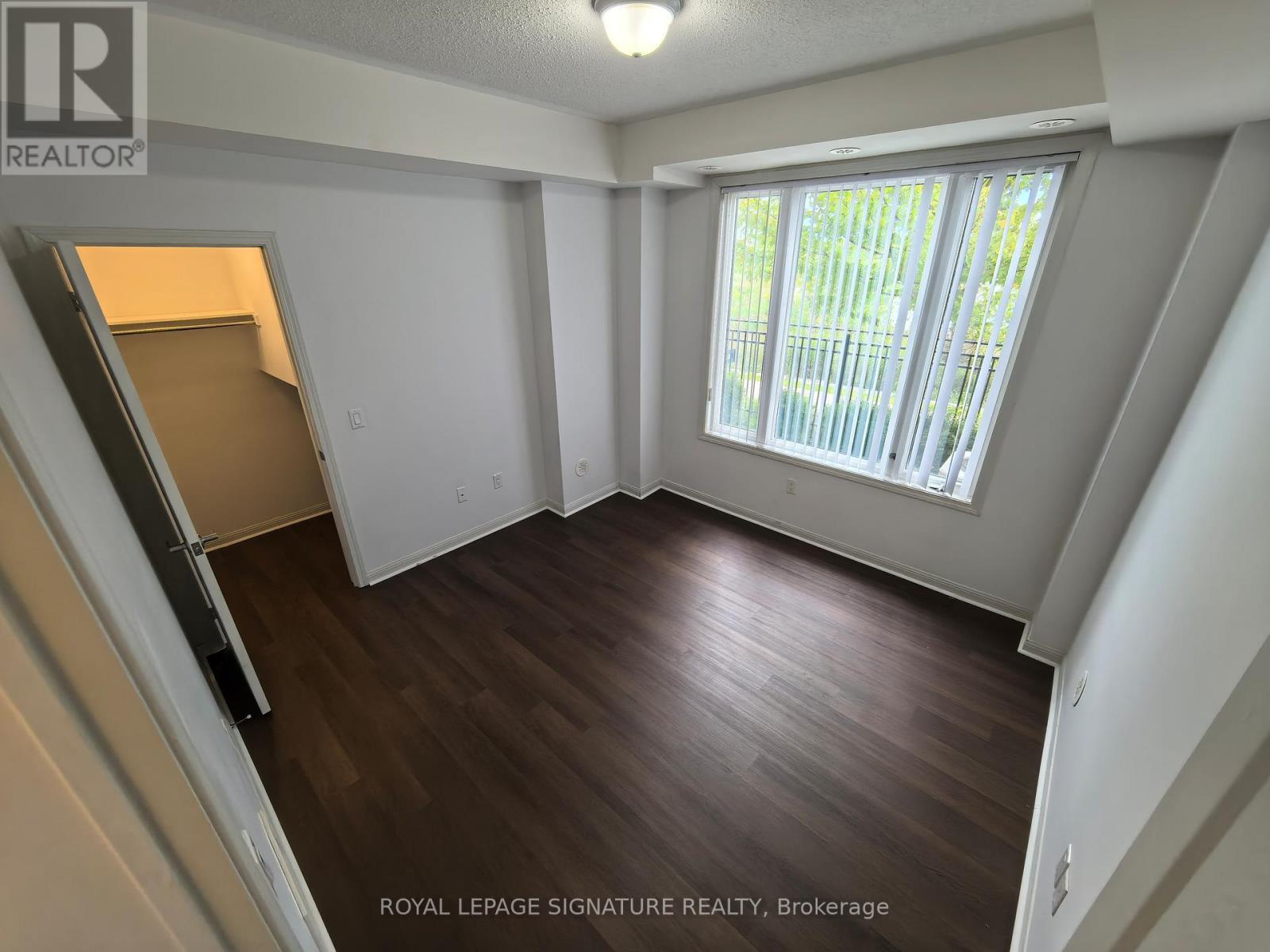 Photo 6 of 68 1 Beckenrose Court, Brampton ON