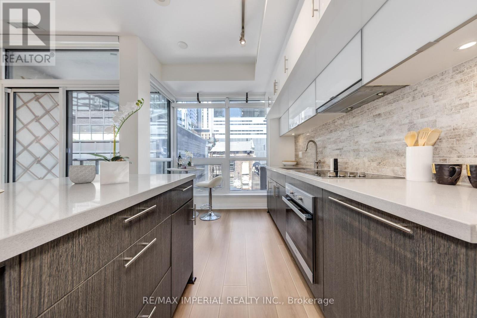 Photo 11 of 317 8 Mercer Street, Toronto ON