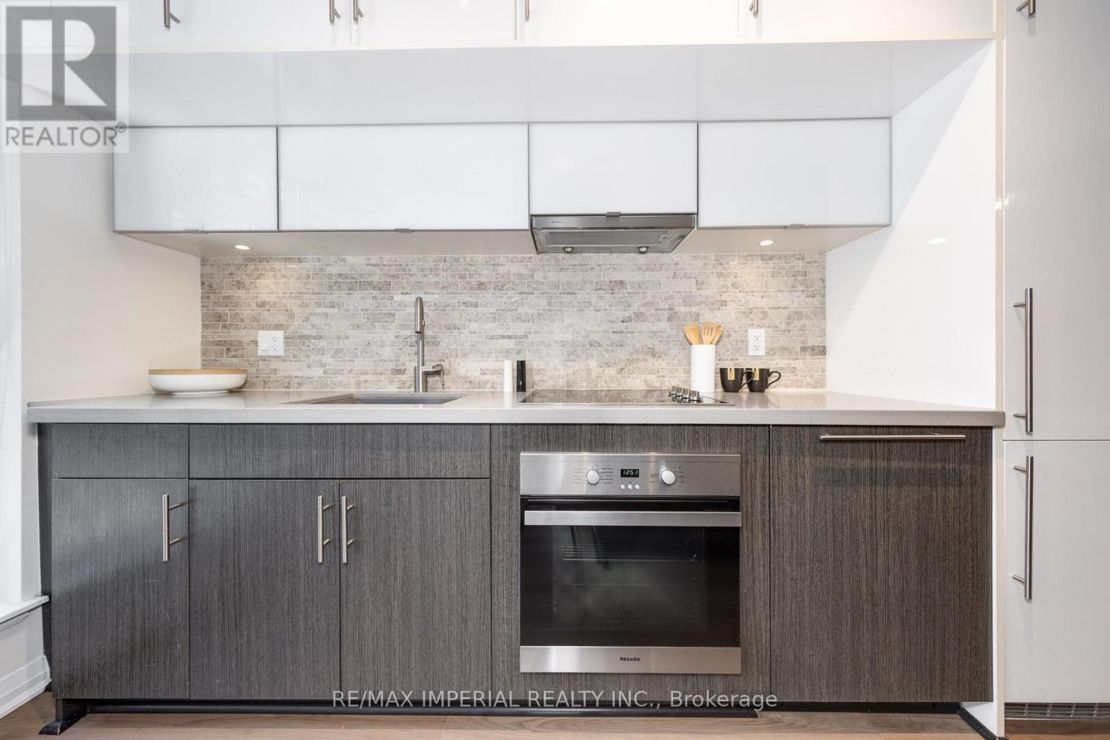 Photo 12 of 317 8 Mercer Street, Toronto ON