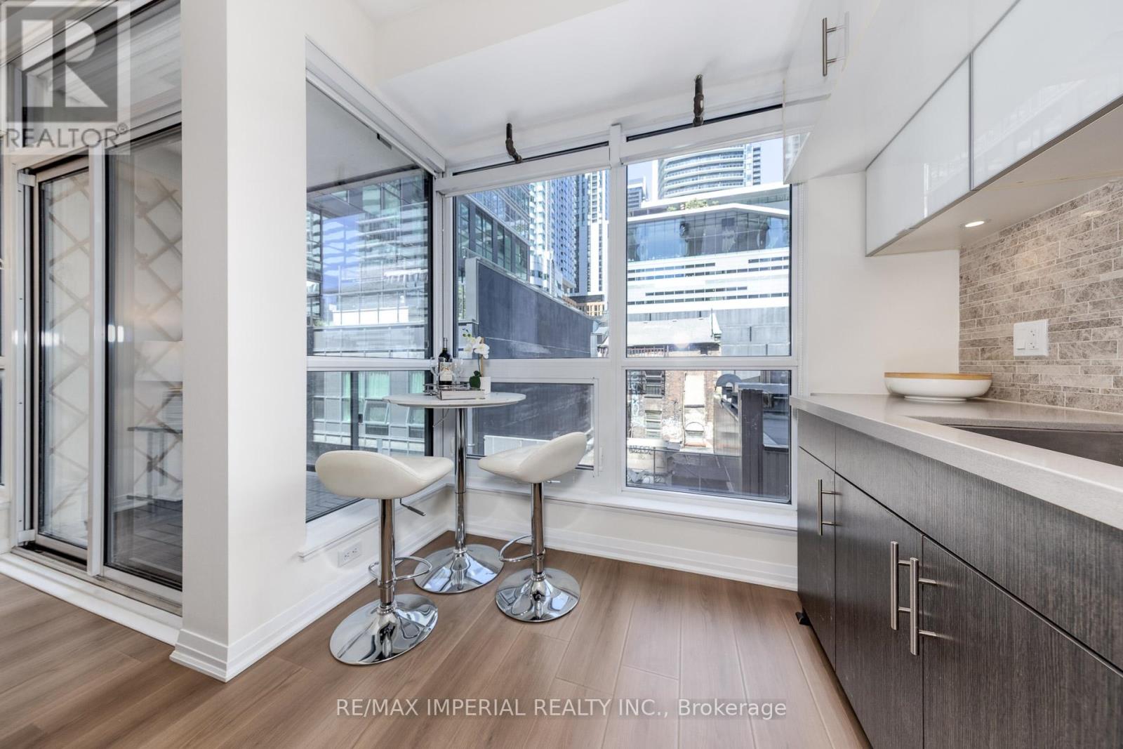 Photo 14 of 317 8 Mercer Street, Toronto ON