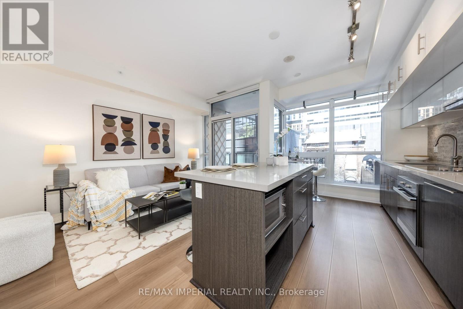 Photo 17 of 317 8 Mercer Street, Toronto ON