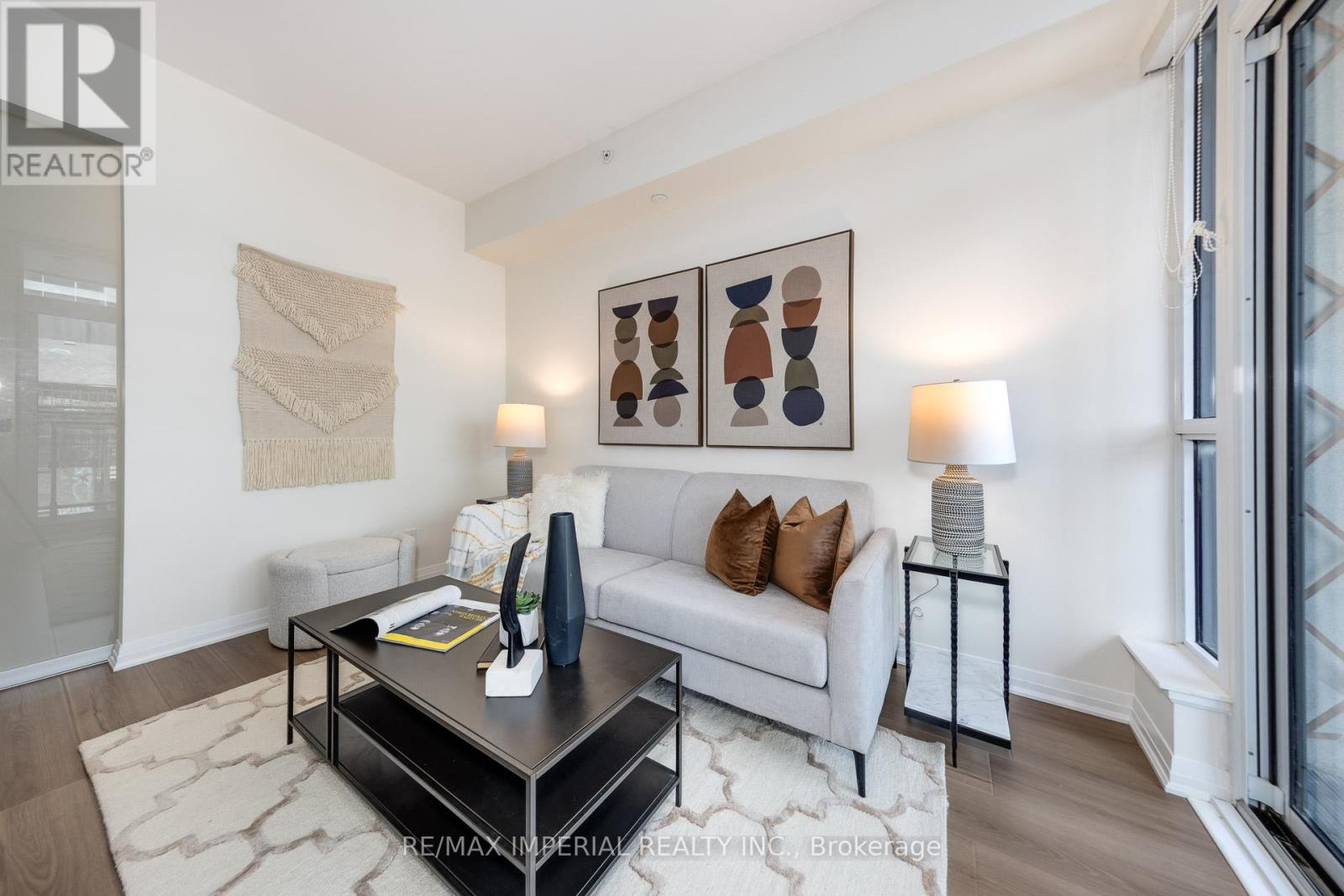 Photo 19 of 317 8 Mercer Street, Toronto ON
