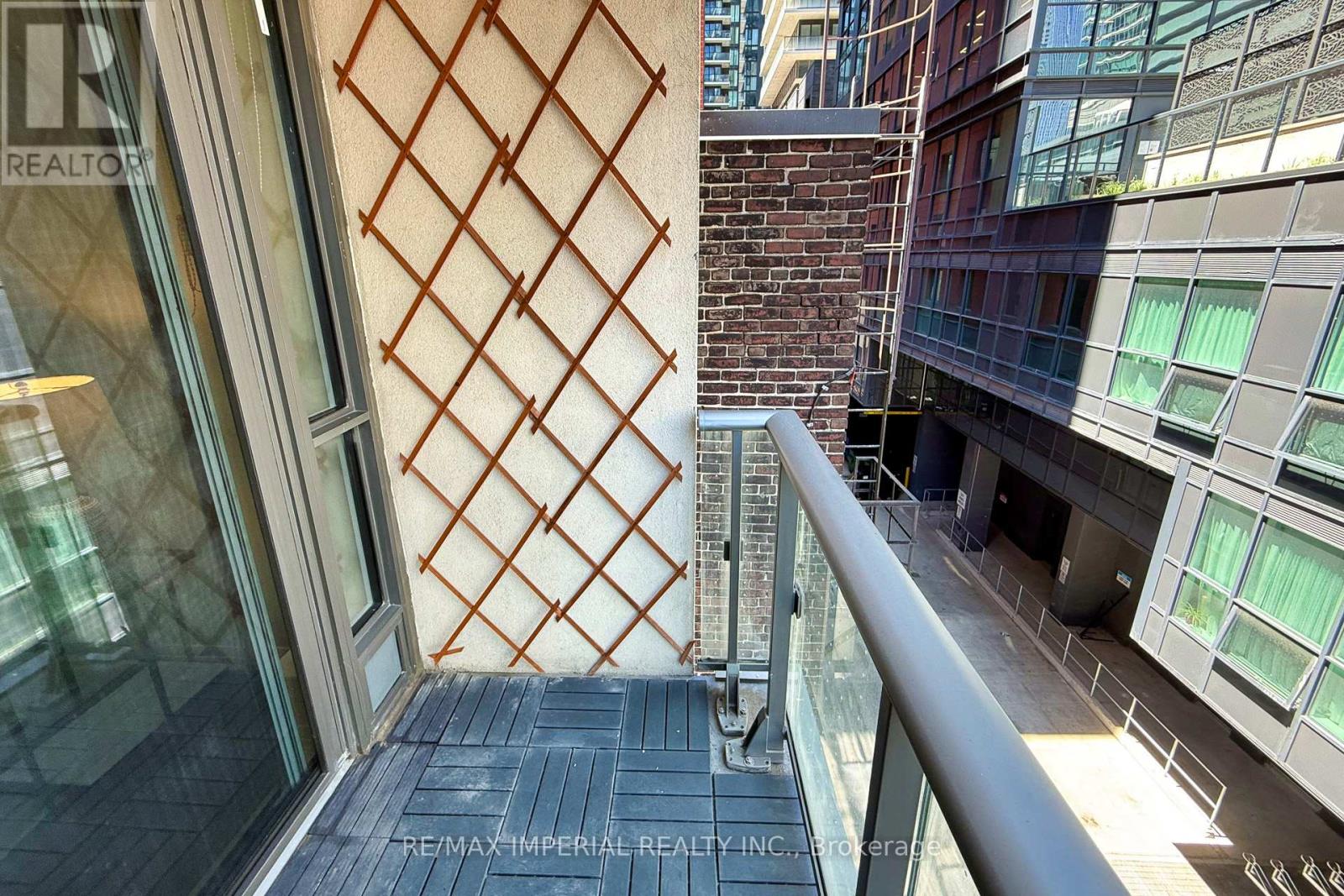 Photo 21 of 317 8 Mercer Street, Toronto ON