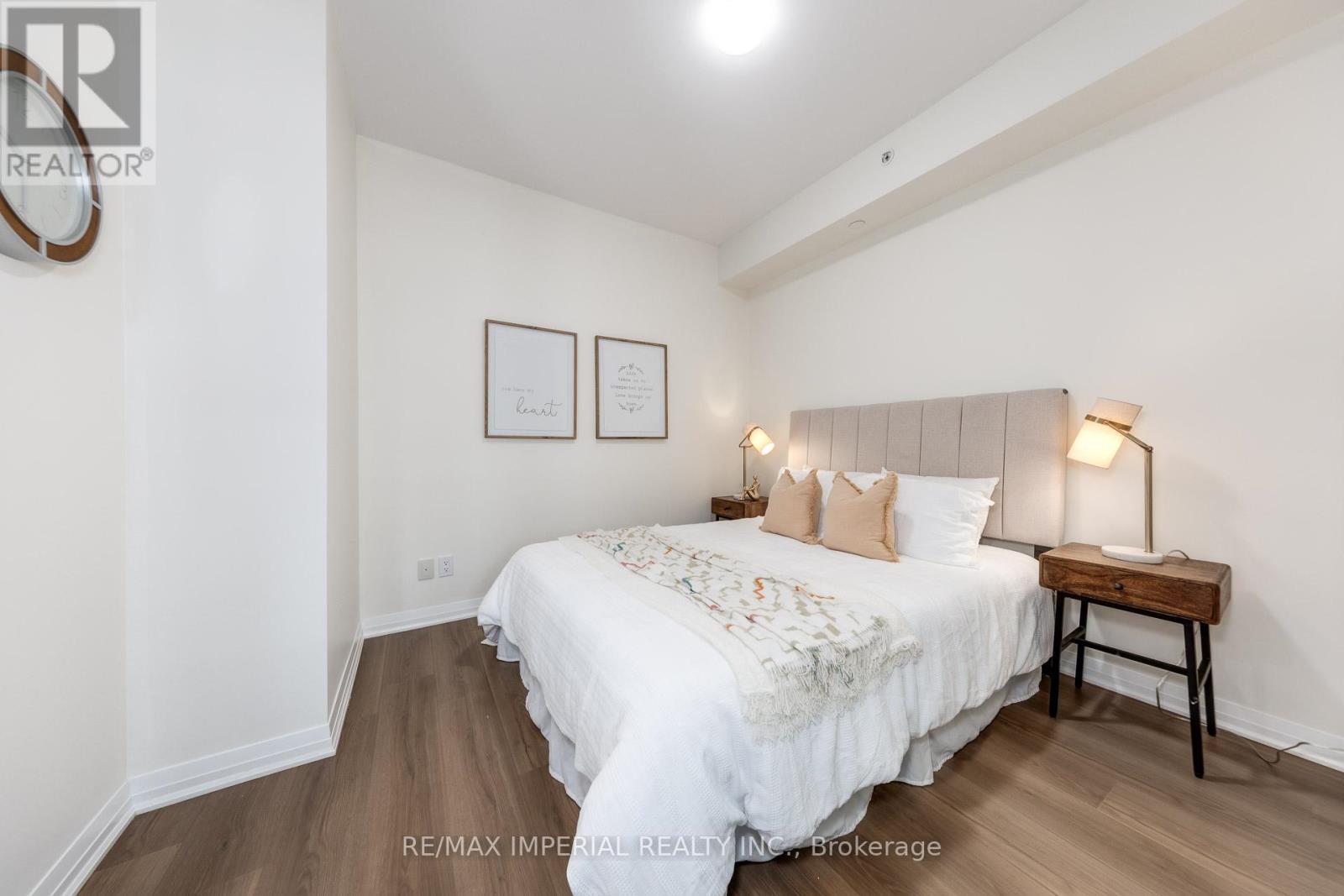 Photo 7 of 317 8 Mercer Street, Toronto ON