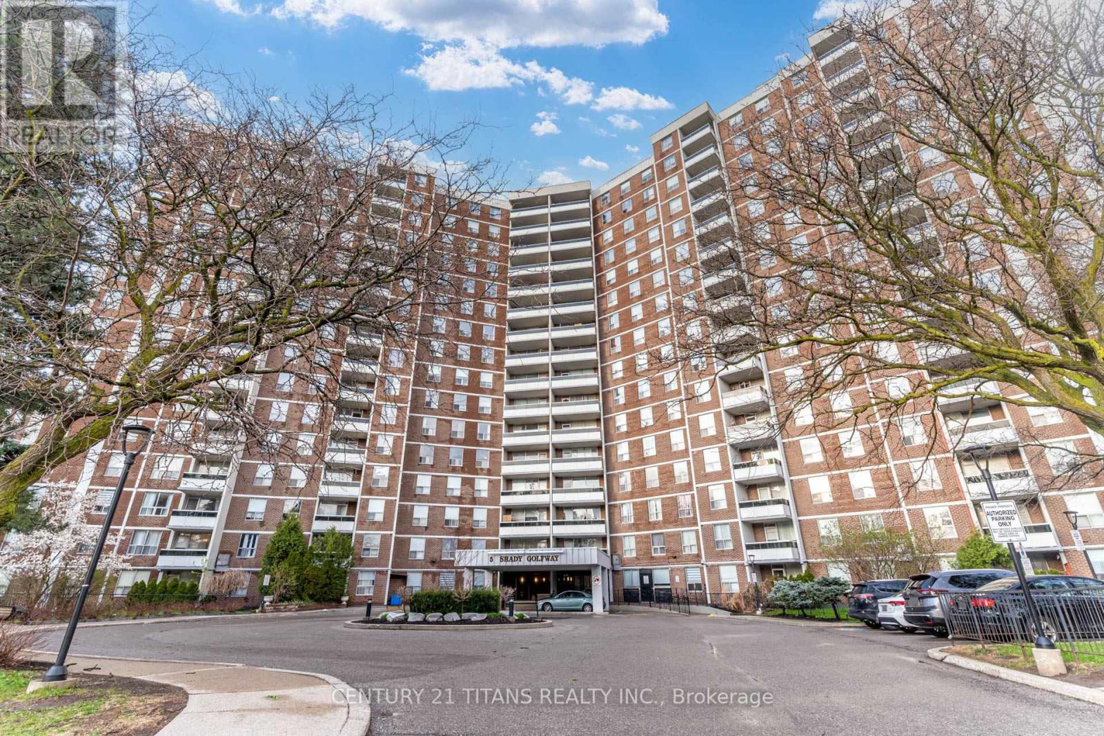 Photo 1 of 1510 5 Shady Golfway, Toronto ON