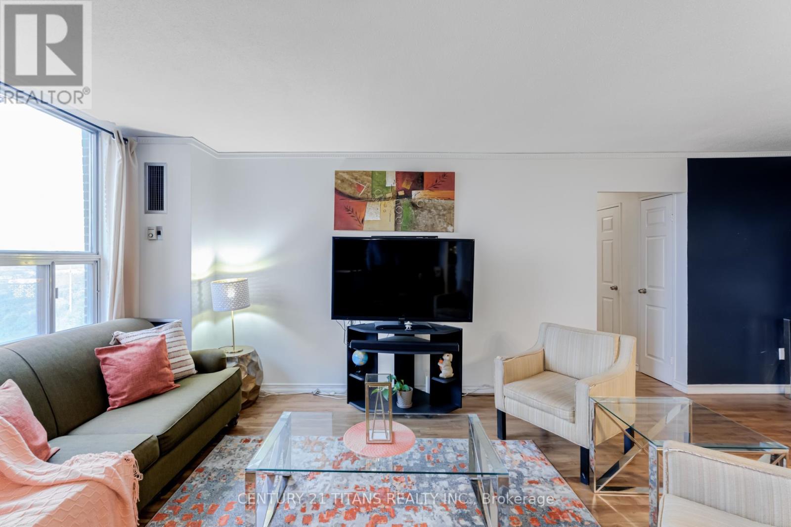 Photo 10 of 1510 5 Shady Golfway, Toronto ON