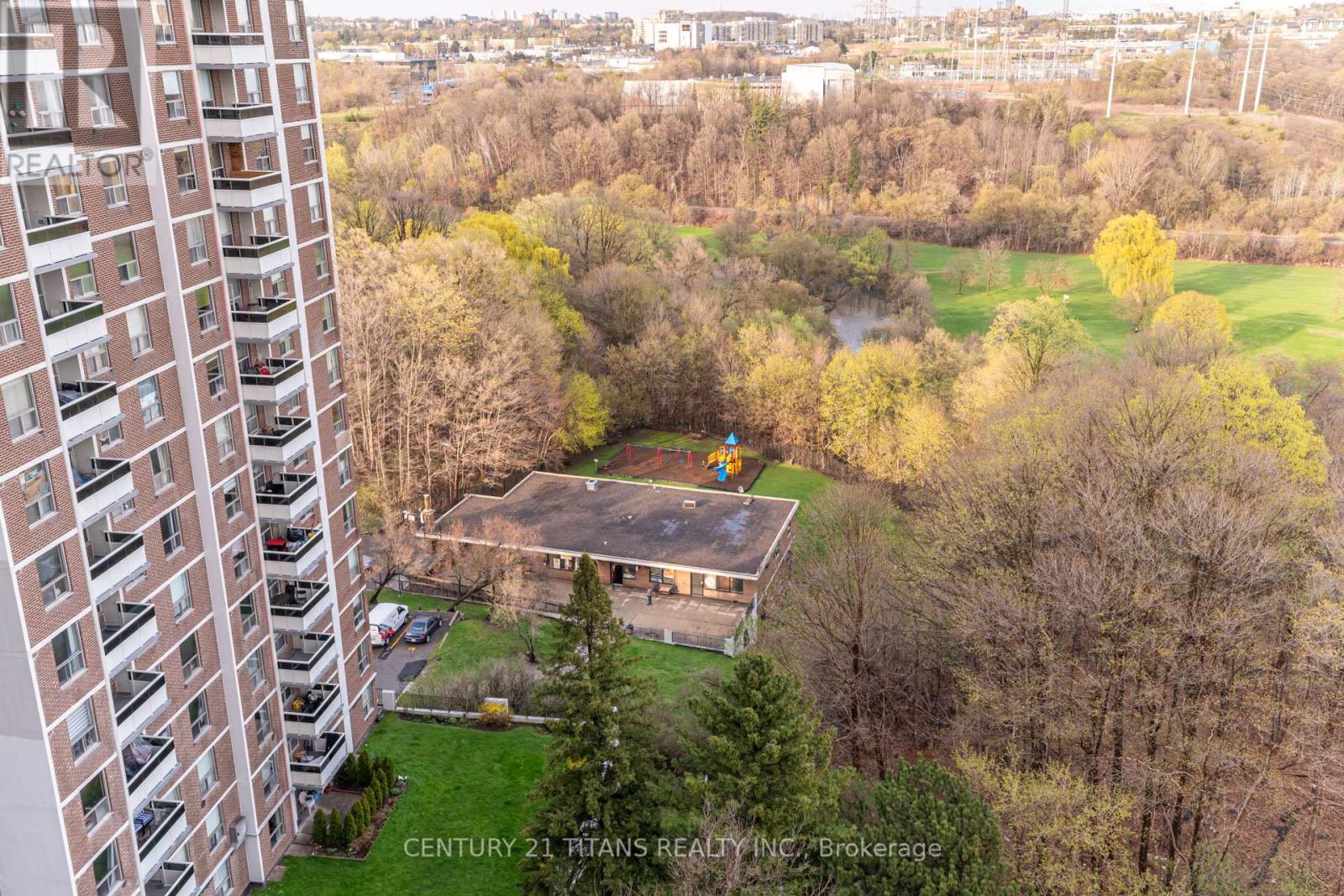 Photo 48 of 1510 5 Shady Golfway, Toronto ON