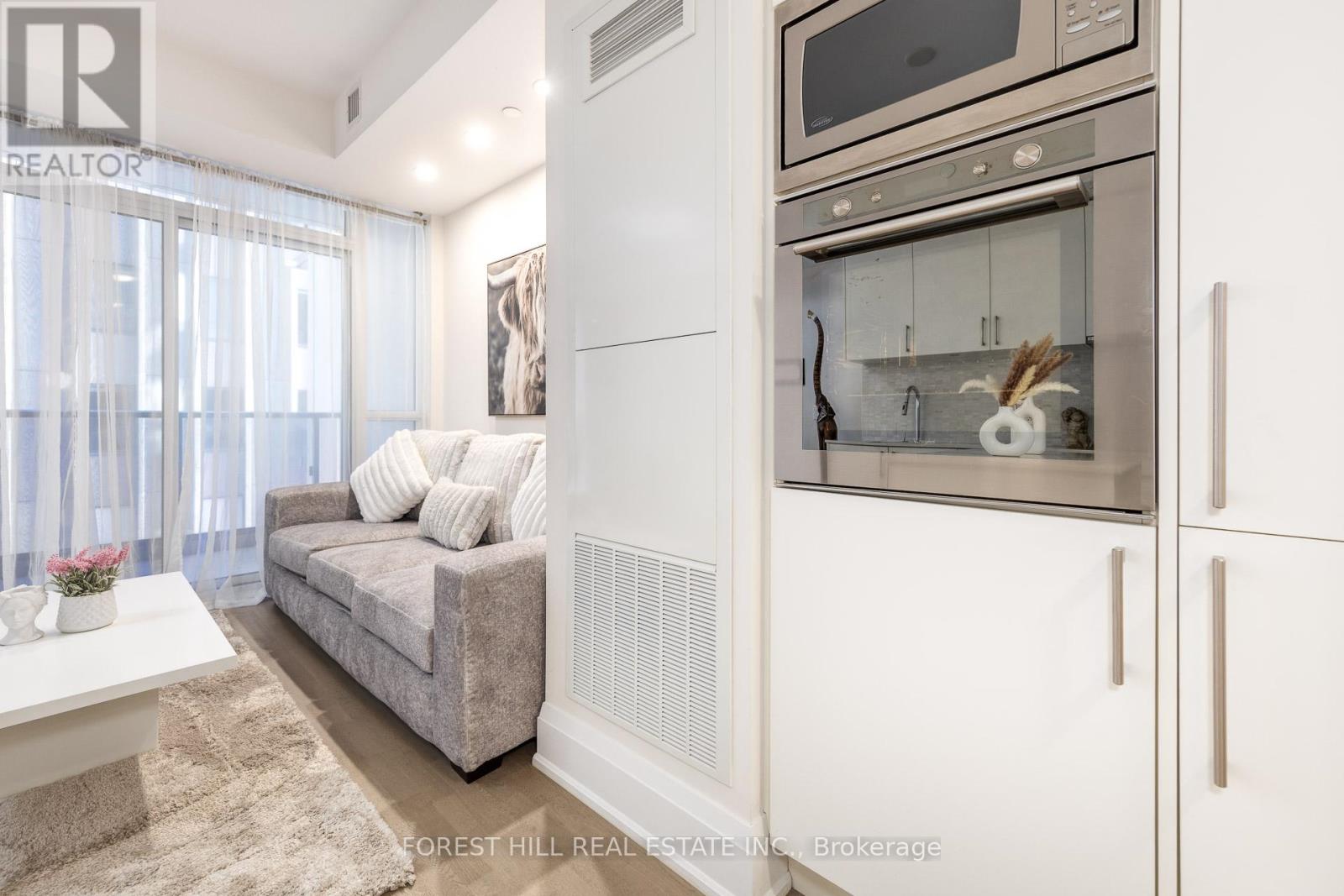 Photo 10 of 510 88 Cumberland Street, Toronto ON
