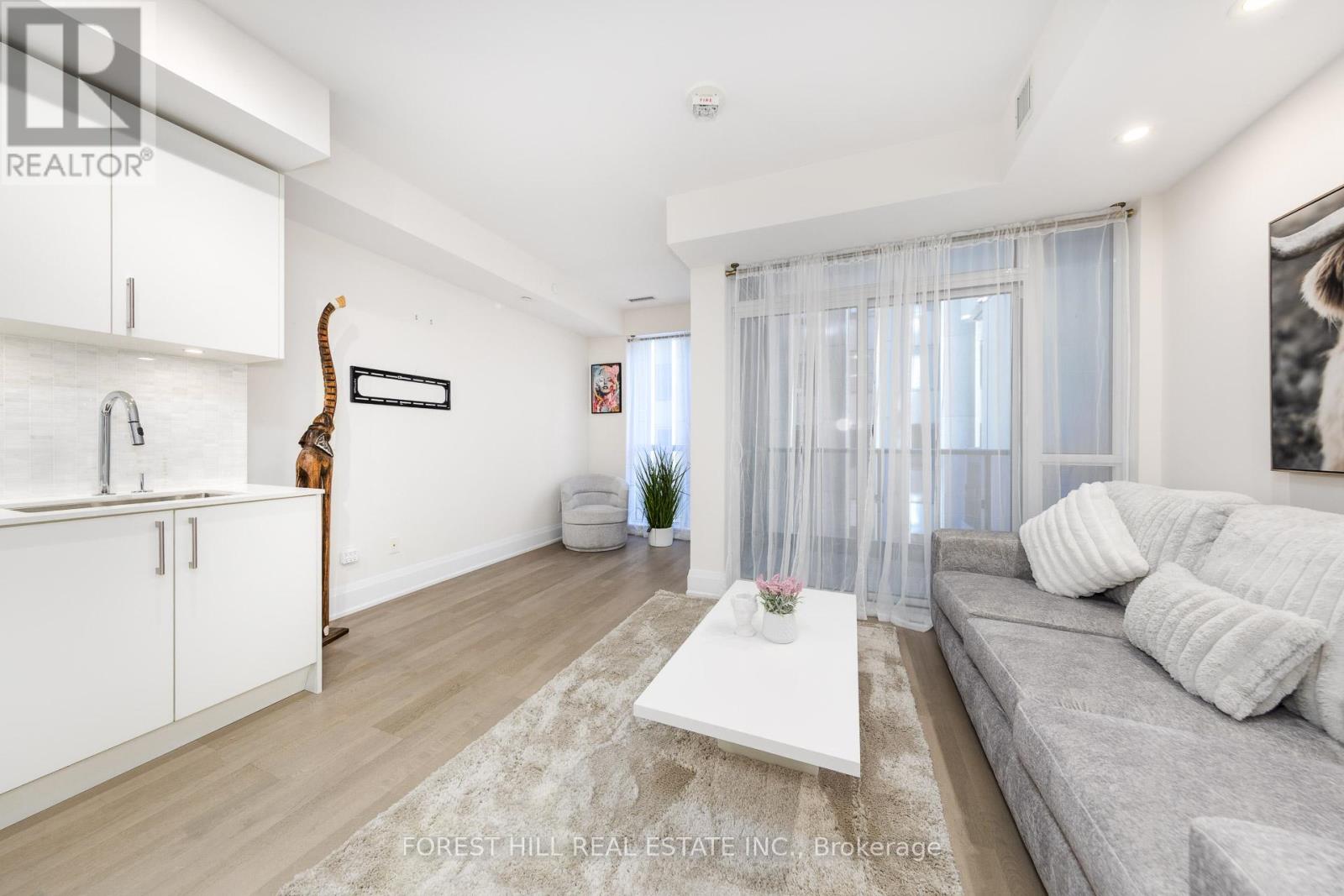 Photo 14 of 510 88 Cumberland Street, Toronto ON