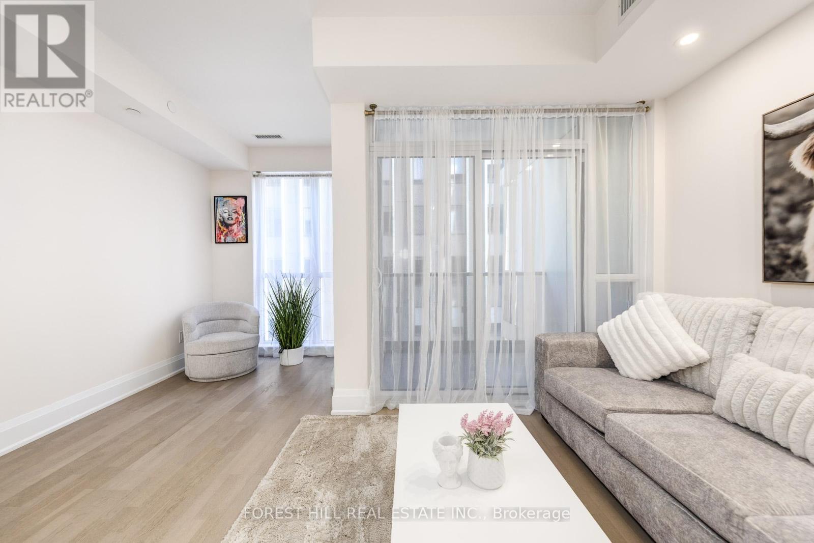 Photo 15 of 510 88 Cumberland Street, Toronto ON