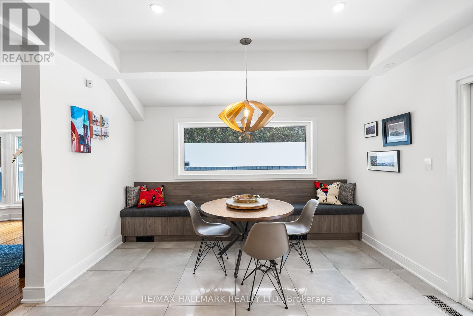 Photo 10 of 97 Clarinda Drive, Toronto ON
