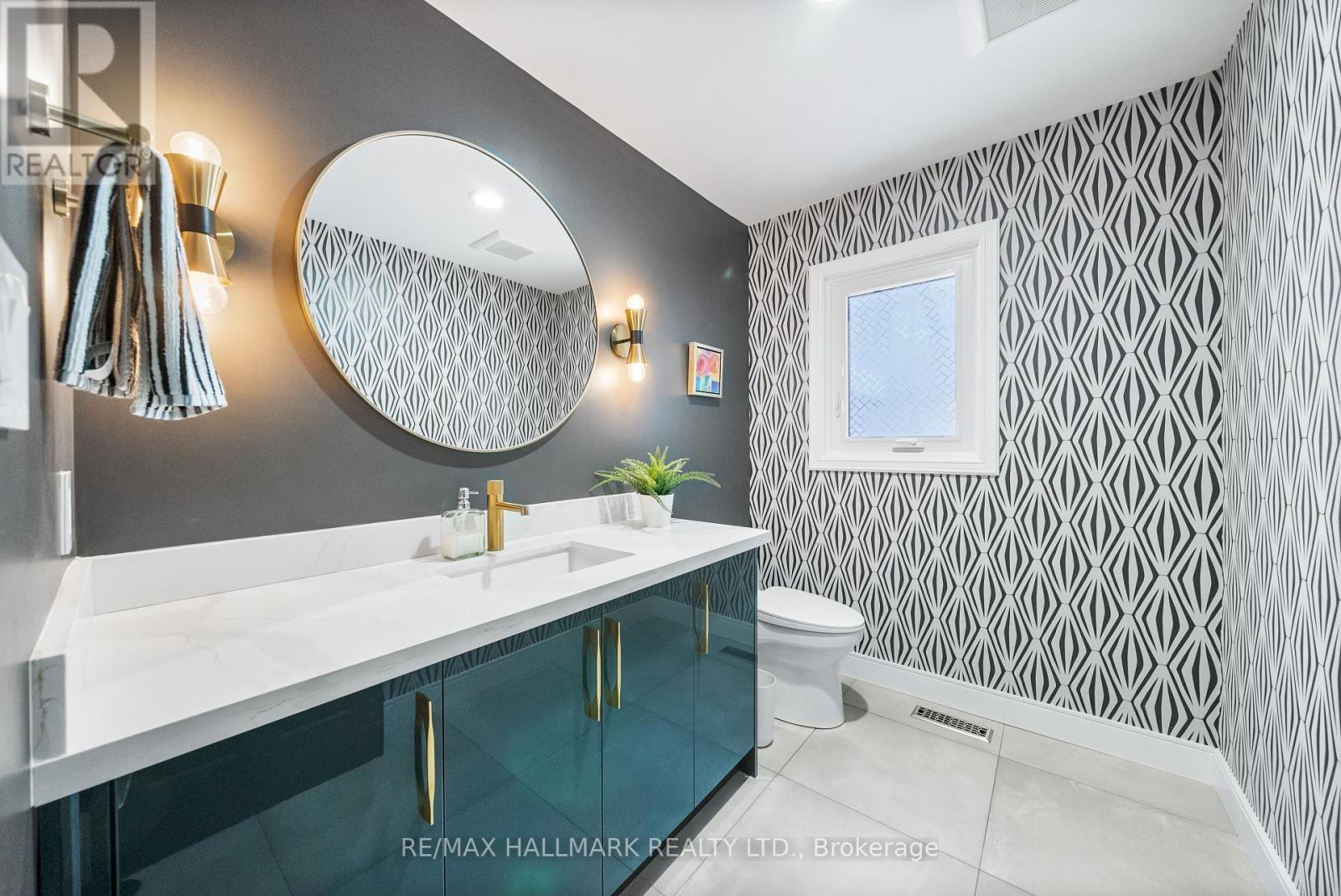 Photo 18 of 97 Clarinda Drive, Toronto ON