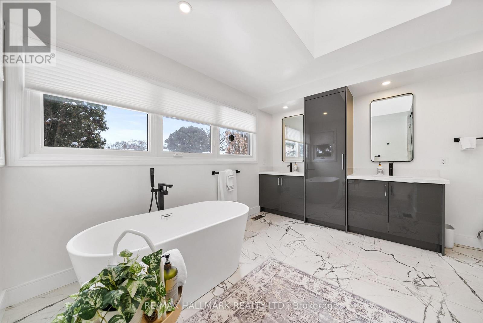 Photo 26 of 97 Clarinda Drive, Toronto ON