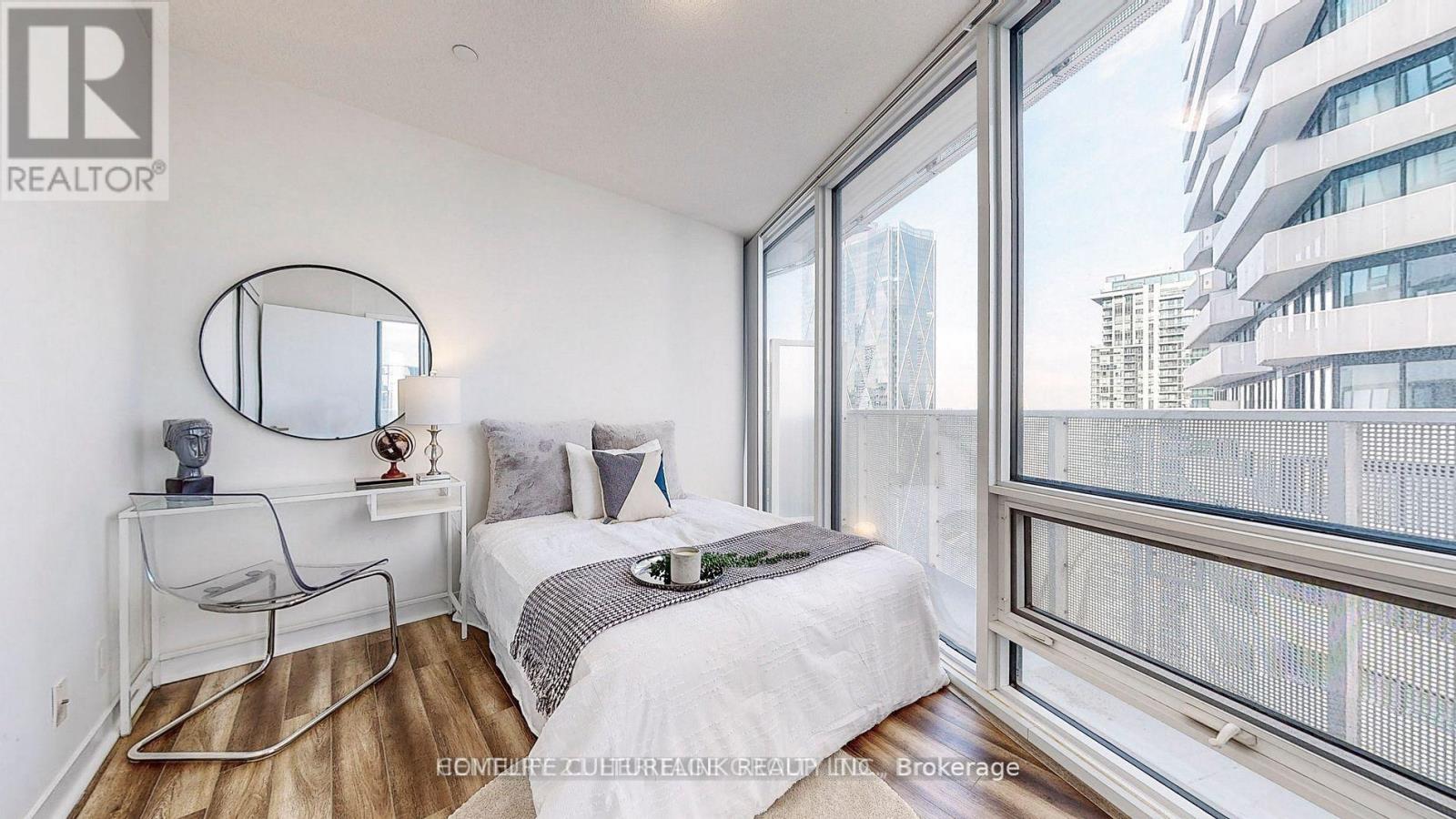 Photo 13 of 3907 100 Harbour Street, Toronto ON