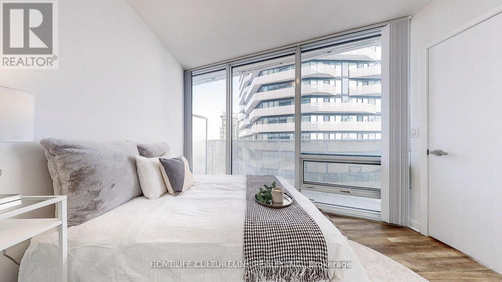 Photo 14 of 3907 100 Harbour Street, Toronto ON