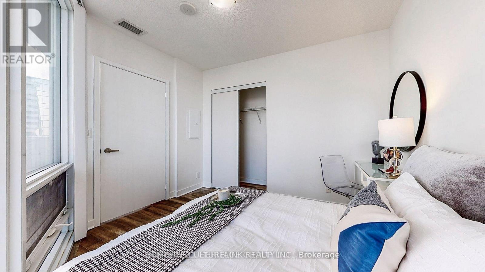 Photo 15 of 3907 100 Harbour Street, Toronto ON