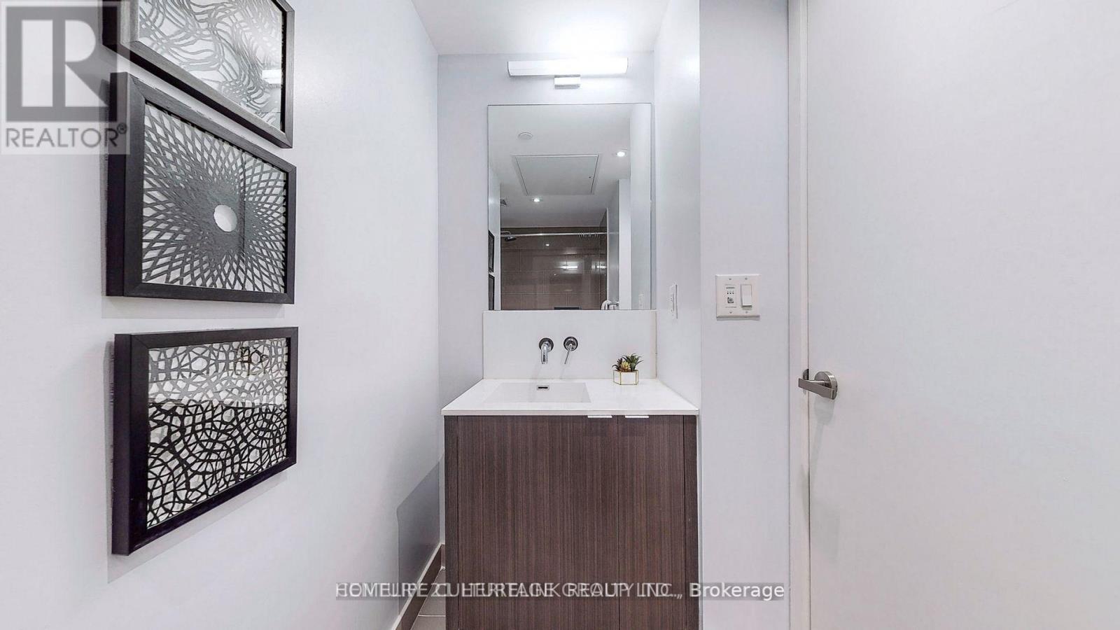 Photo 16 of 3907 100 Harbour Street, Toronto ON