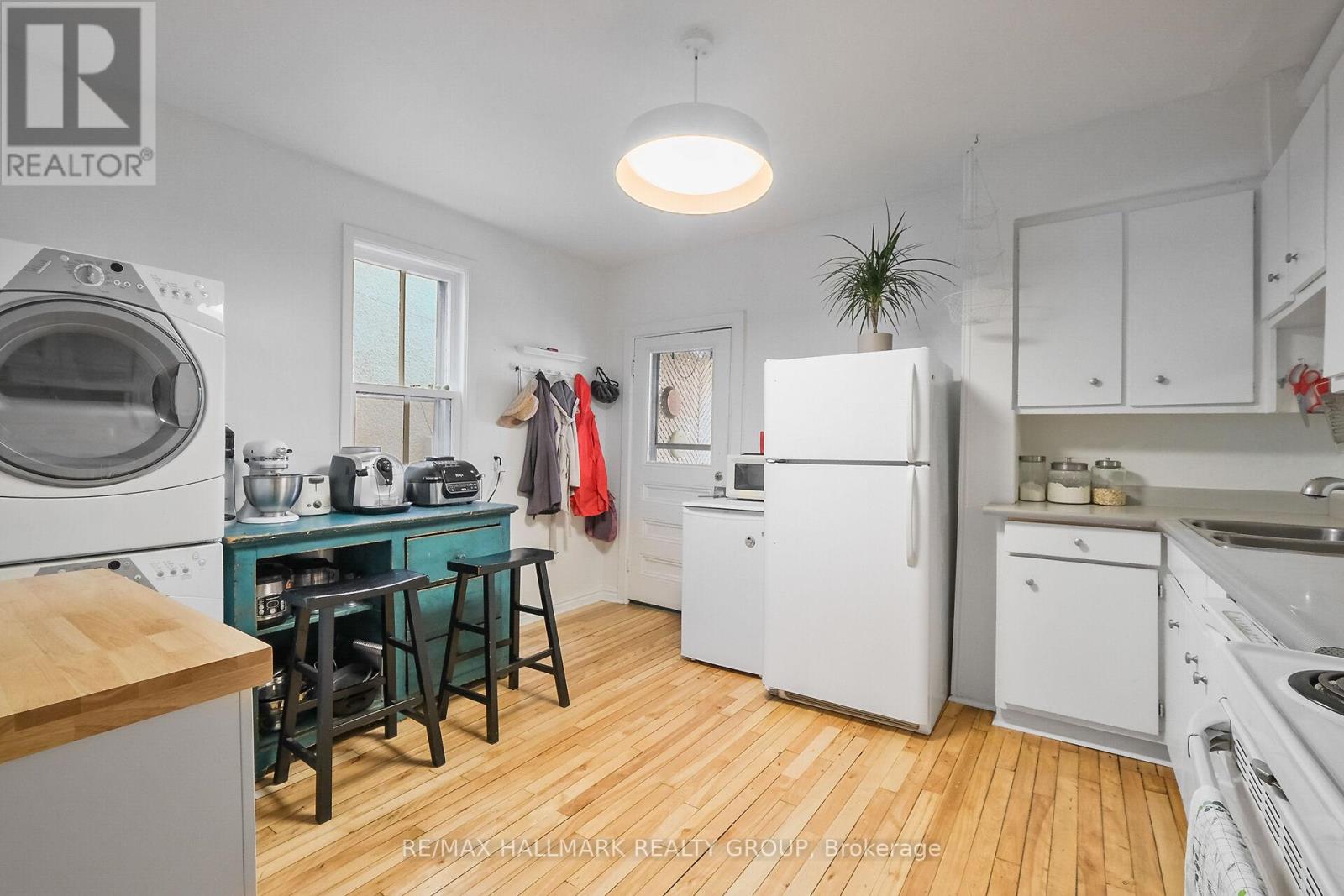Photo 19 of 230 Booth Street, Ottawa ON
