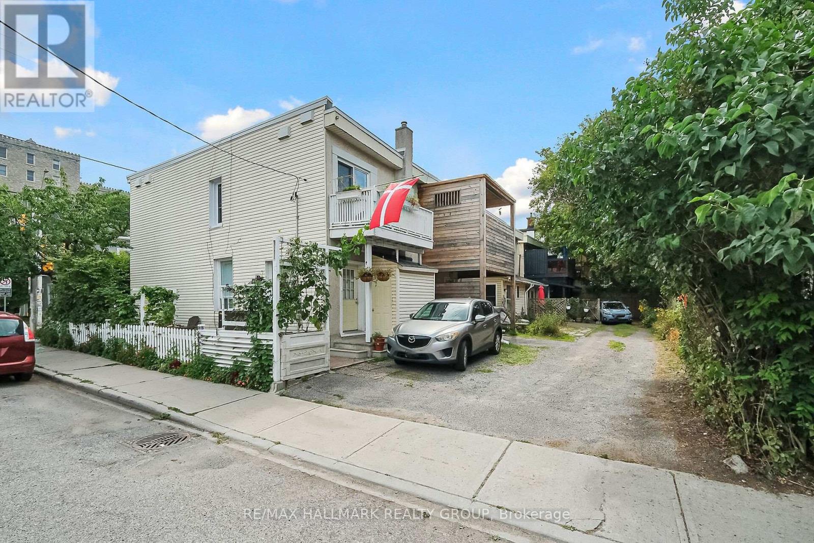 Photo 45 of 230 Booth Street, Ottawa ON
