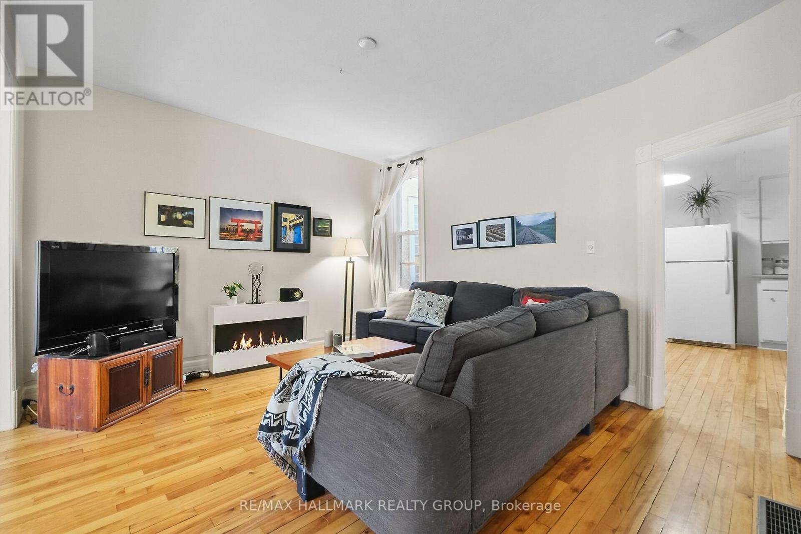 Photo 7 of 230 Booth Street, Ottawa ON