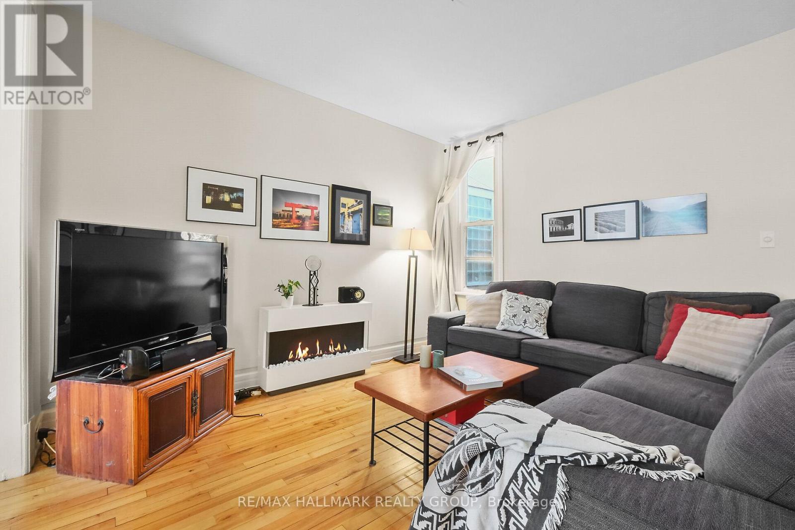 Photo 8 of 230 Booth Street, Ottawa ON