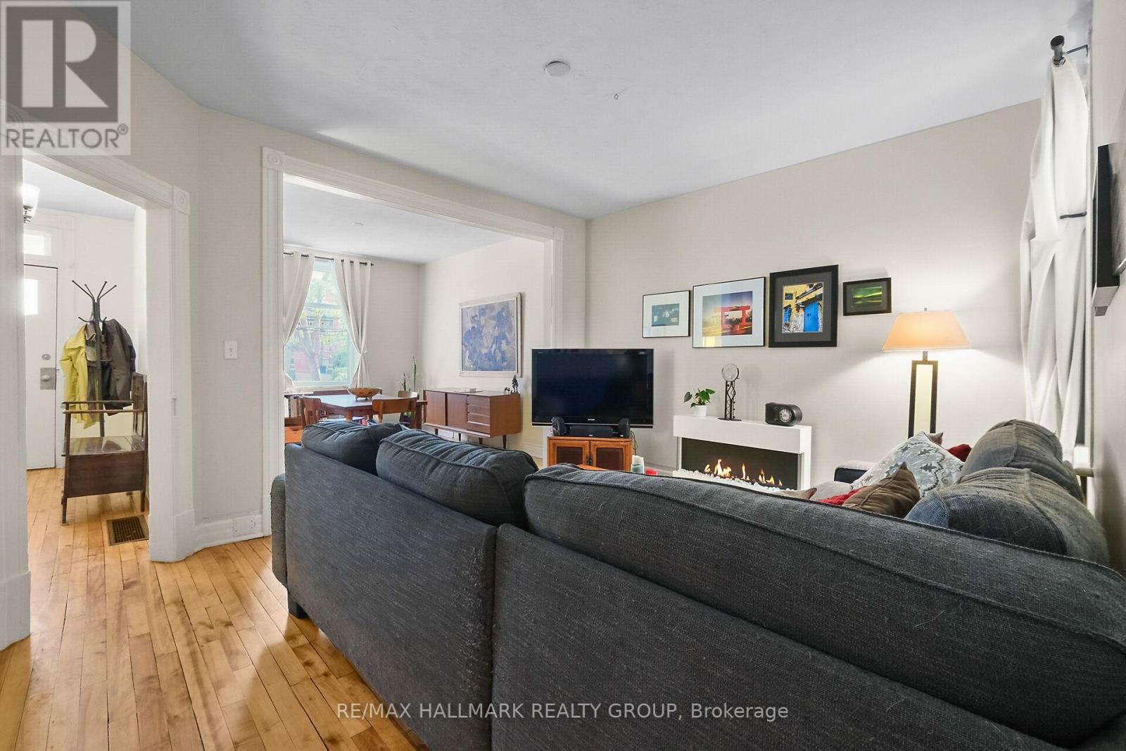 Photo 9 of 230 Booth Street, Ottawa ON