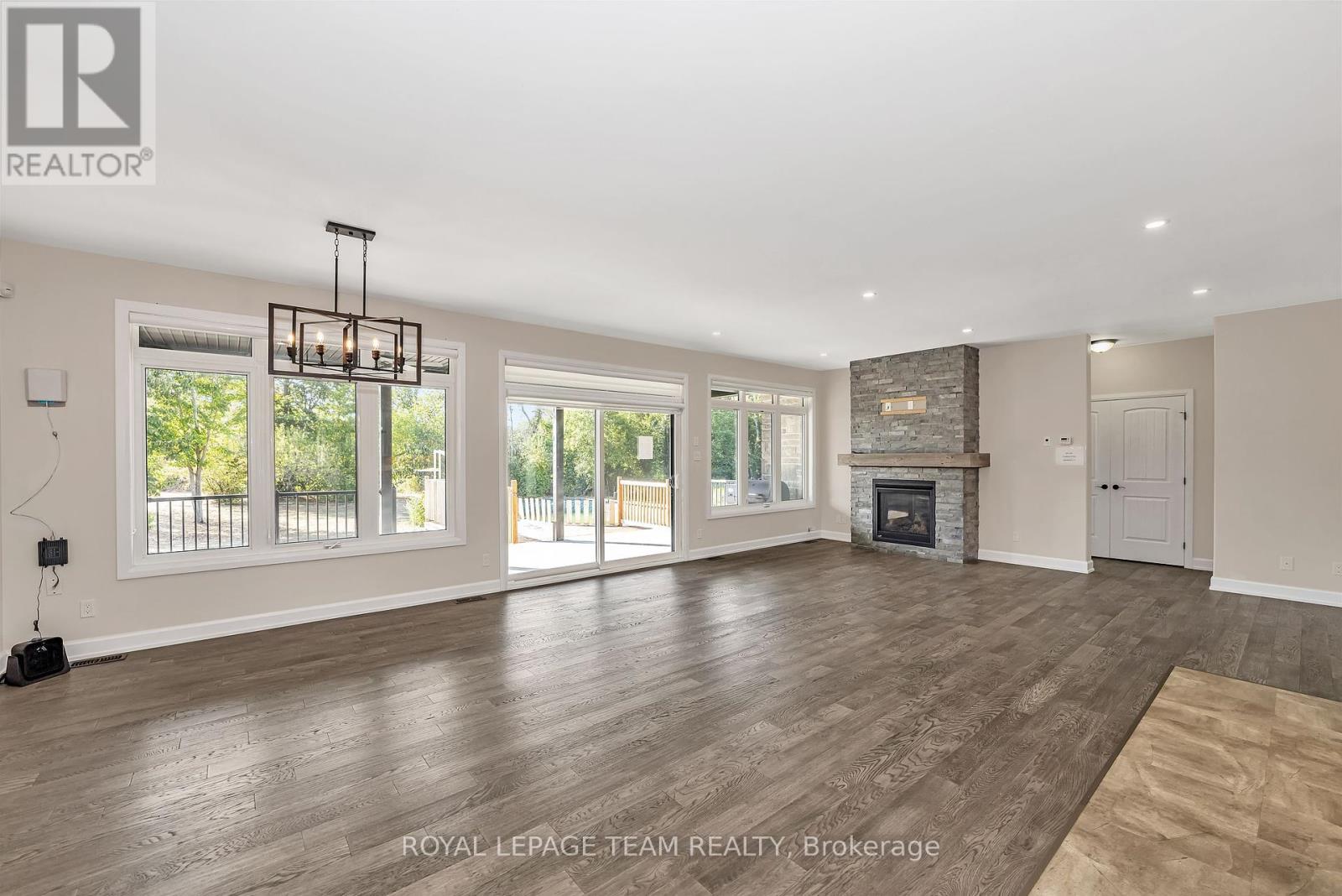 Photo 12 of 2500 Kearns Way, Ottawa ON