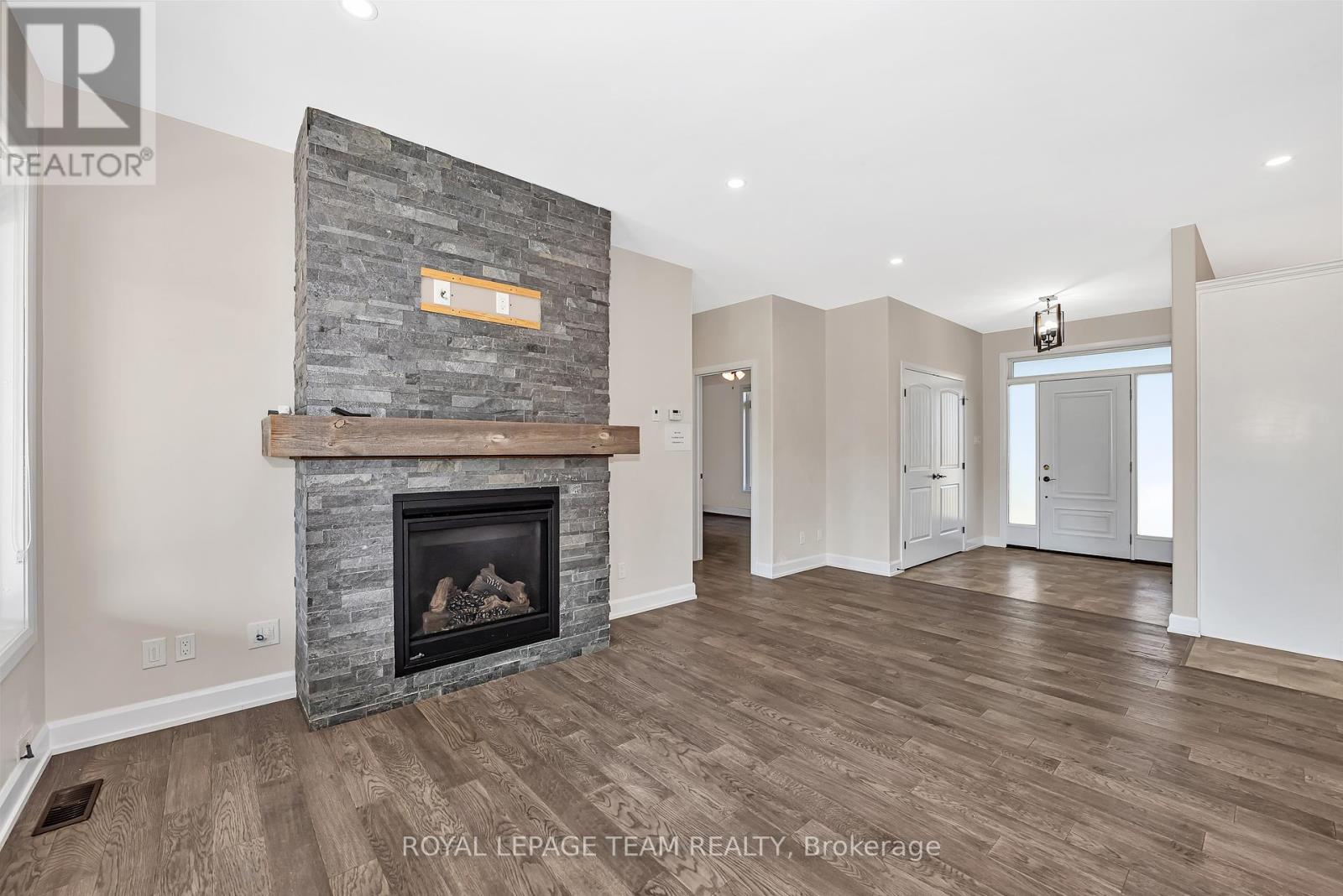 Photo 13 of 2500 Kearns Way, Ottawa ON