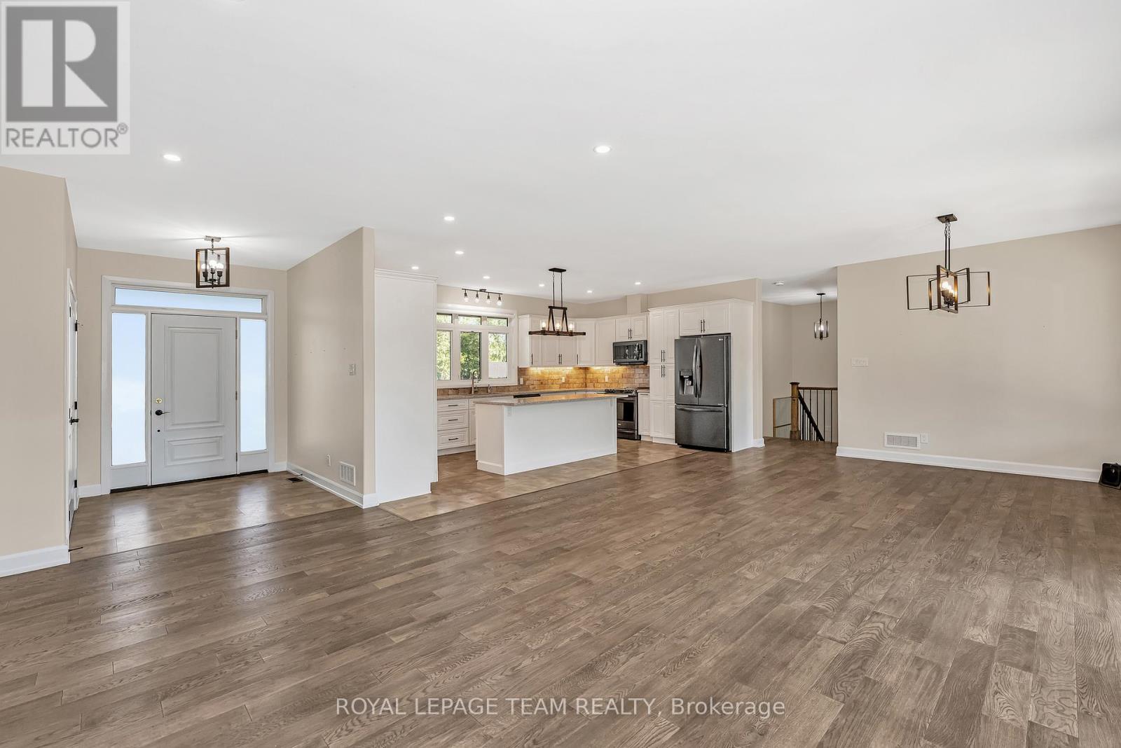 Photo 14 of 2500 Kearns Way, Ottawa ON