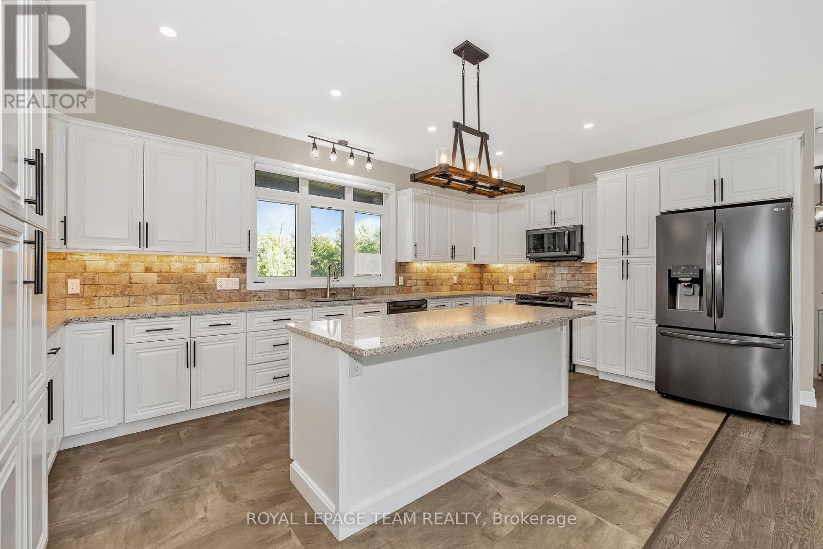 Photo 15 of 2500 Kearns Way, Ottawa ON