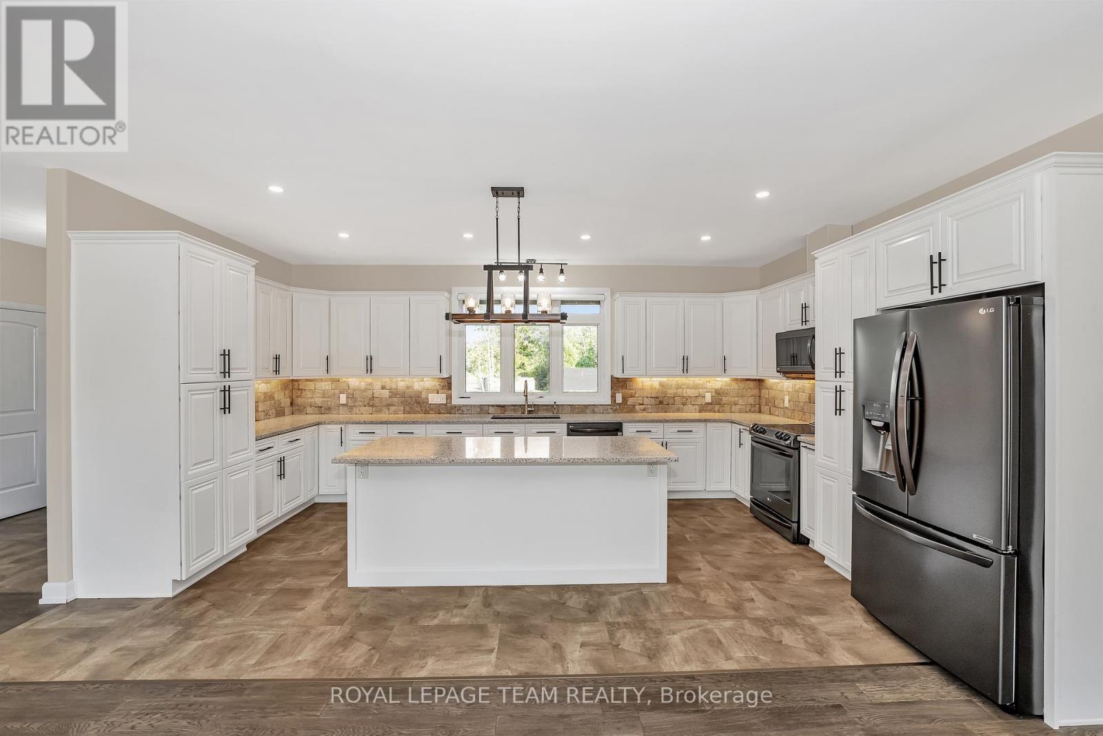 Photo 16 of 2500 Kearns Way, Ottawa ON