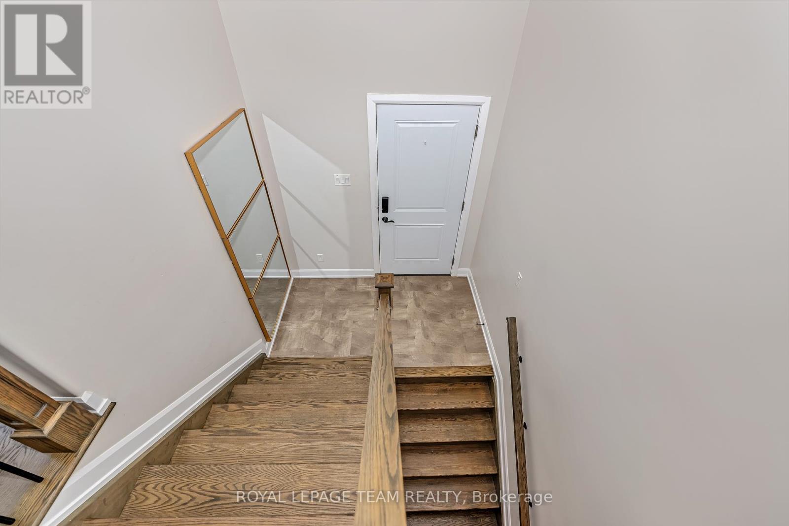 Photo 31 of 2500 Kearns Way, Ottawa ON