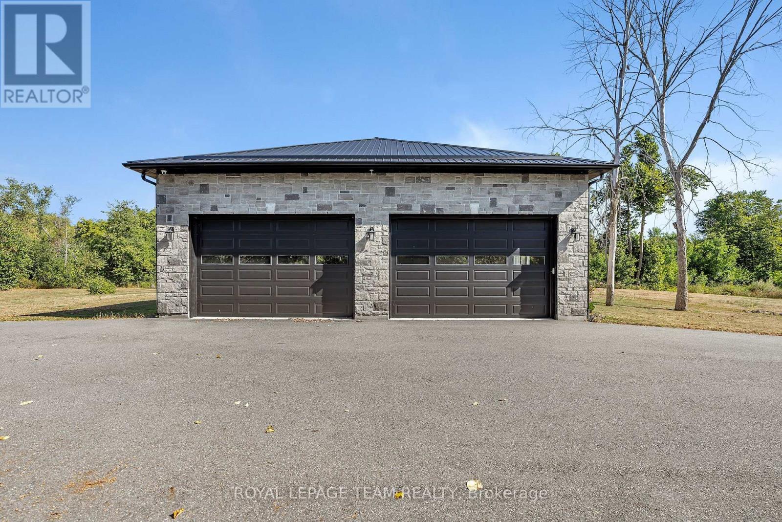 Photo 6 of 2500 Kearns Way, Ottawa ON