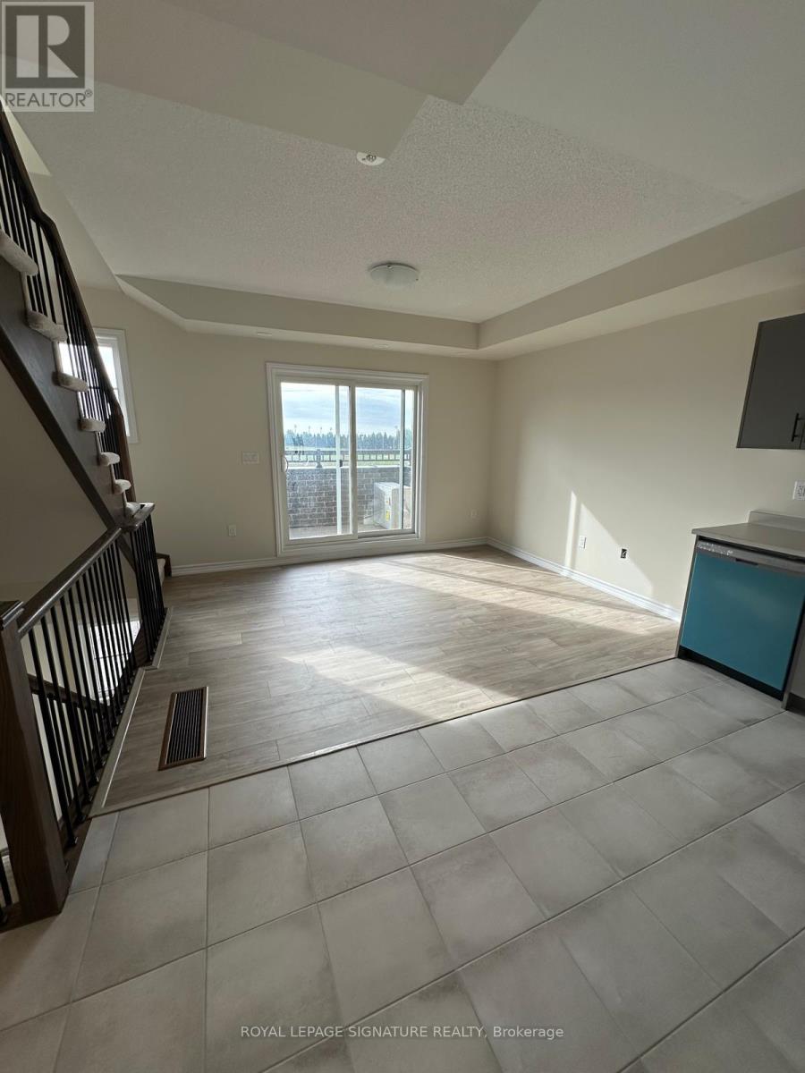 Photo 5 of 1522 Bloor Street, Clarington ON