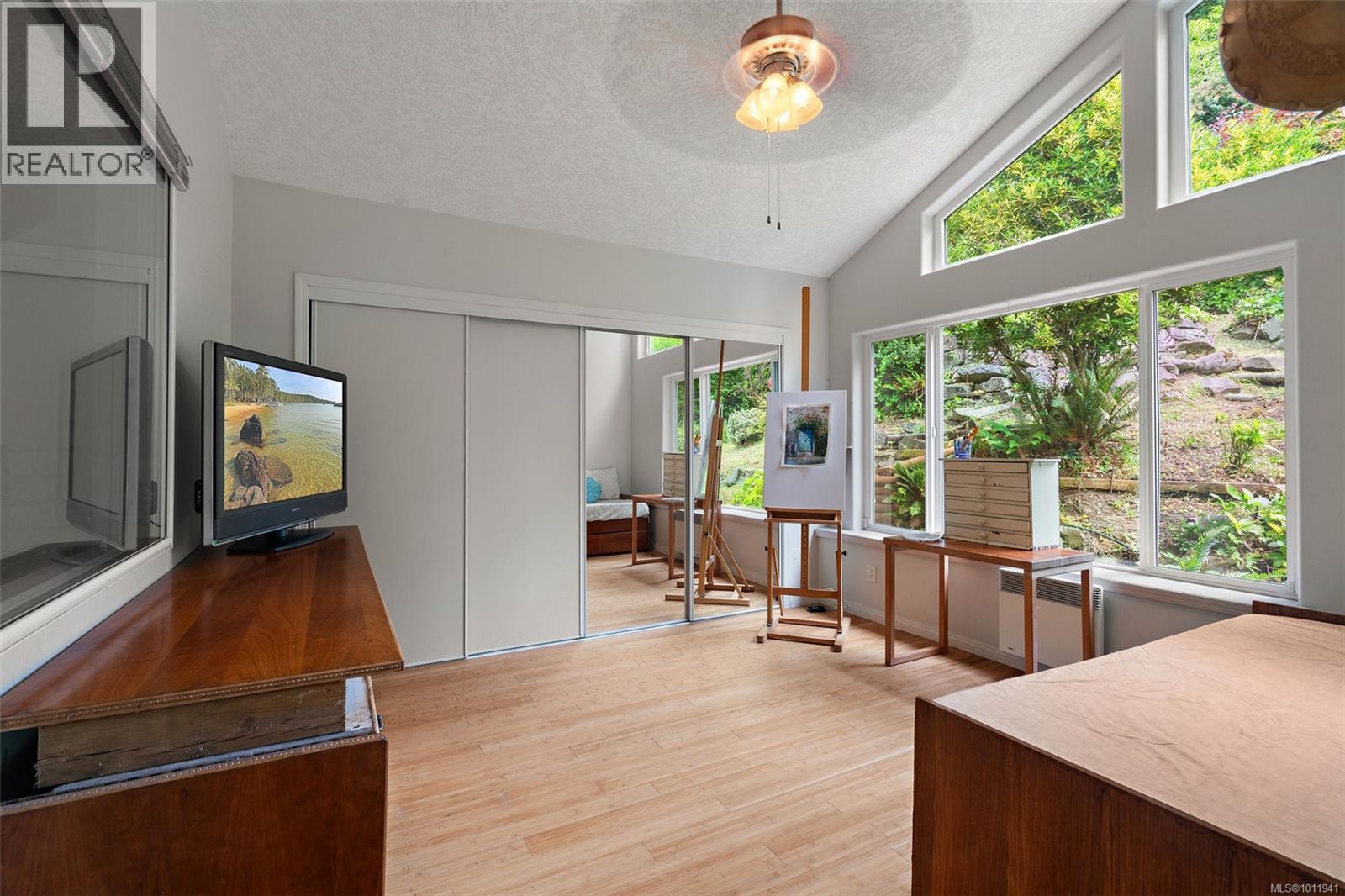 10915 Prentice Pl, North Saanich