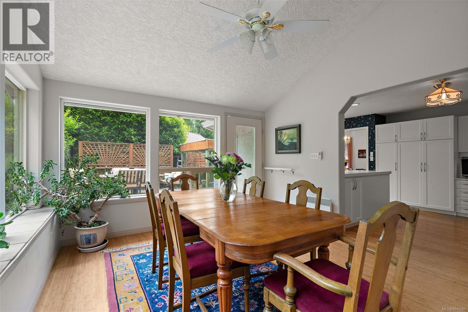 10915 Prentice Pl, North Saanich
