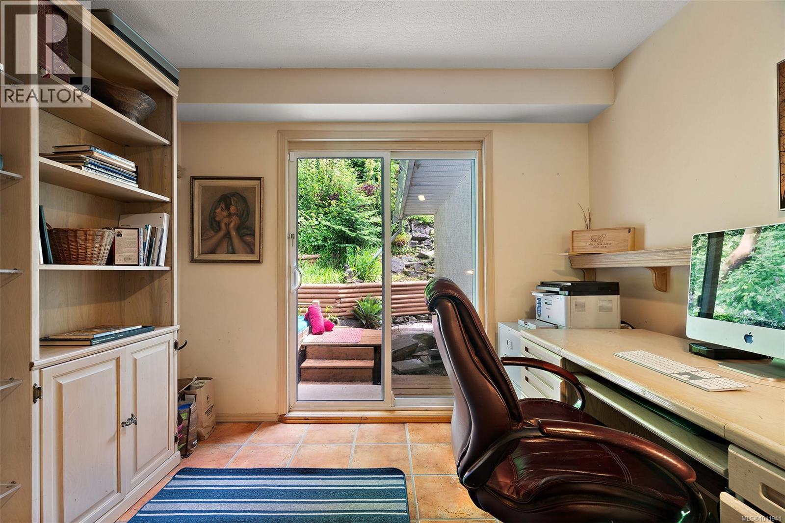 10915 Prentice Pl, North Saanich