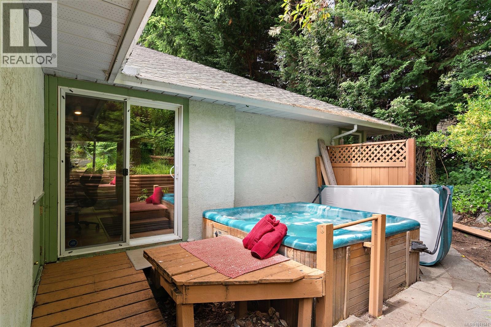 10915 Prentice Pl, North Saanich