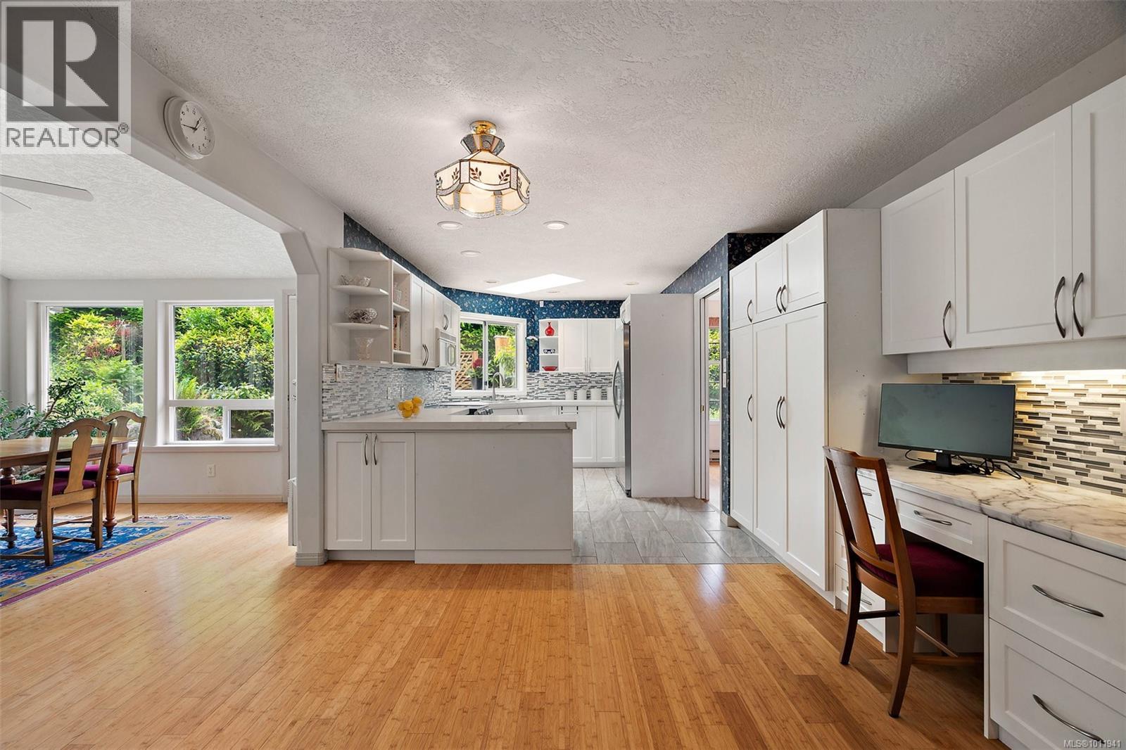 10915 Prentice Pl, North Saanich