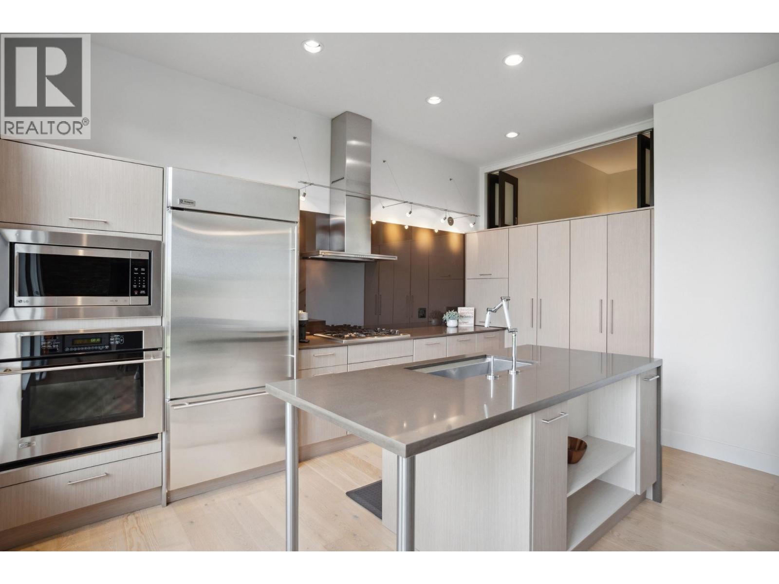 Photo 11 of 302 220 Salter Street, New Westminster BC