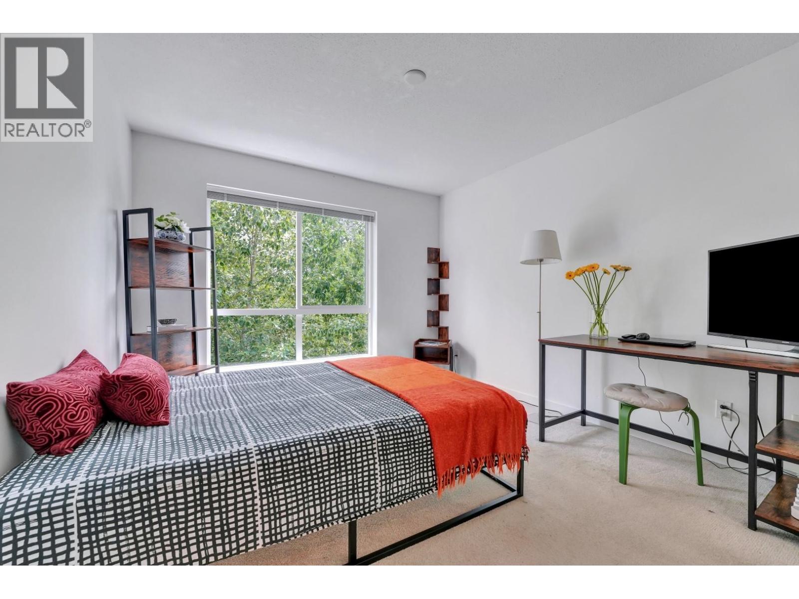 Photo 10 of 25 2358 Ranger Lane, Port Coquitlam BC